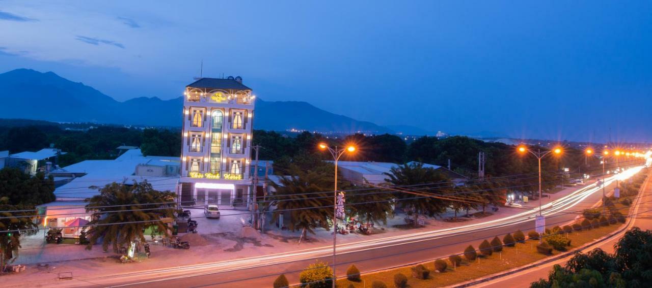 Thoi Binh Hotel Cam Lam Exterior foto